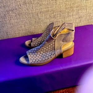 High heels thick bottoms